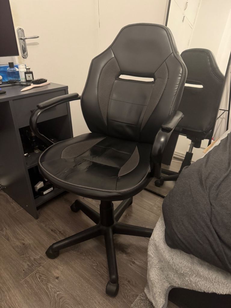 Argos Adjustable Black Faux Leather Gaming / Office Chair