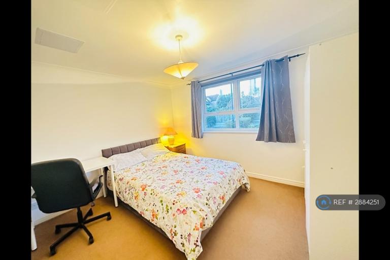 1 bedroom in Millenium Court, London, E14 (#2884251)
