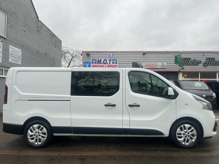 Renault Trafic 1.6 dCi ENERGY 29 Sport 6 Seat LWB Crew Van DIESEL MANUAL 2015/15