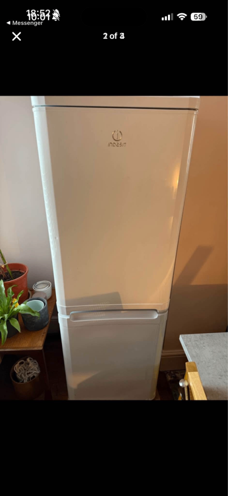White Indesit Fridge Freezer – Good Condition, Ready to Go