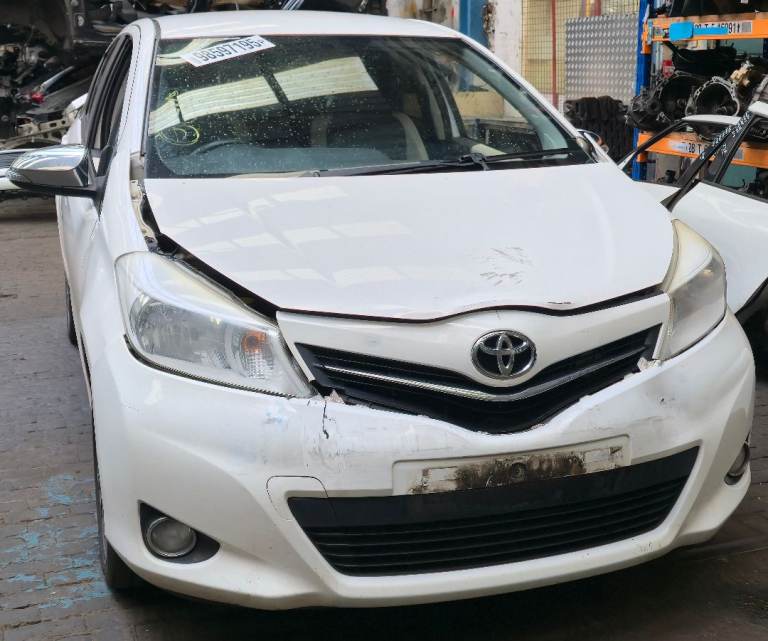 TOYOTA YARIS 2014 1.3 PETROL. BREAKING