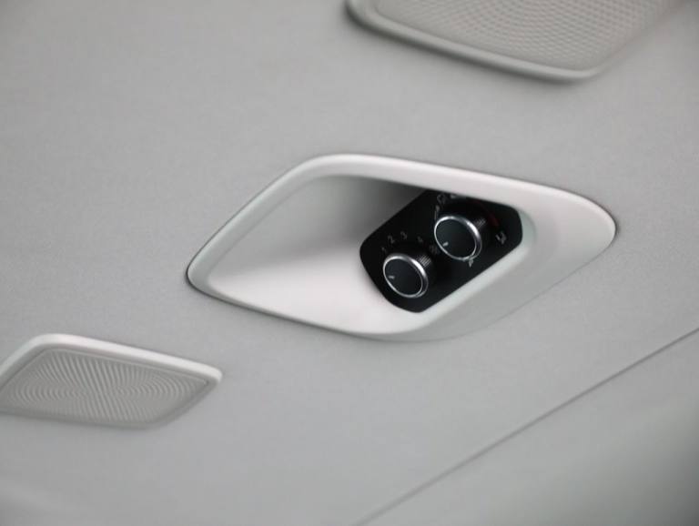 2022 Ford Tourneo Custom 2.0 EcoBlue 130ps Low Roof 8 Seater Titanium MPV DIESEL Manual