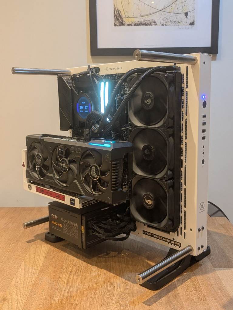 Gaming PC / I9 13900k / RTX 4080 [16GB] / 32GB DDR5 / 3TB SSDs / Wifi ✅ / Bluetooth ✅