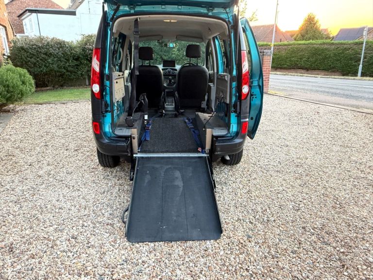 Renault kangoo wheelchair ramp mobility vehicle
