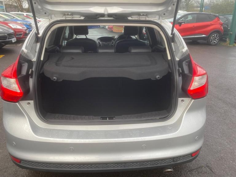 2011 Ford Focus 1.6T EcoBoost Titanium X Euro 5 (s/s) 5dr HATCHBACK Petrol Manual