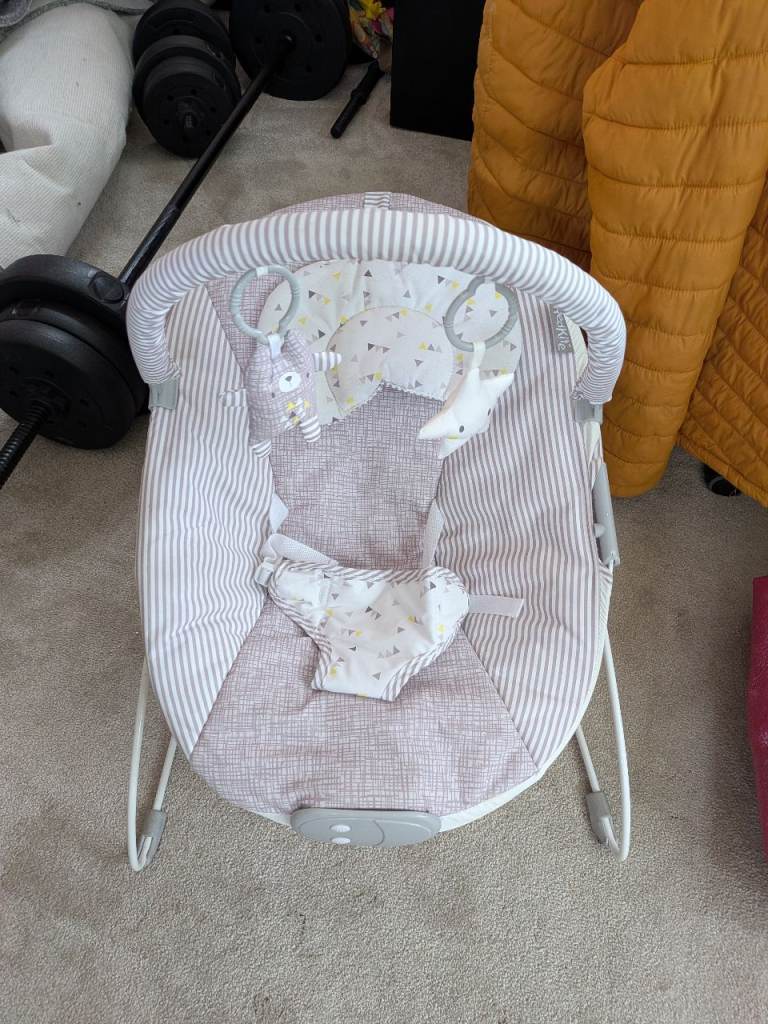 Red Kite baby bouncer vibrates and plays music