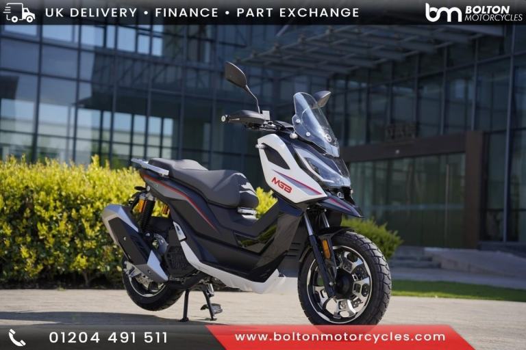 NEW MGB AMAX 125cc Automatic Scooter Learner Legal City Commuter Excellent MP...