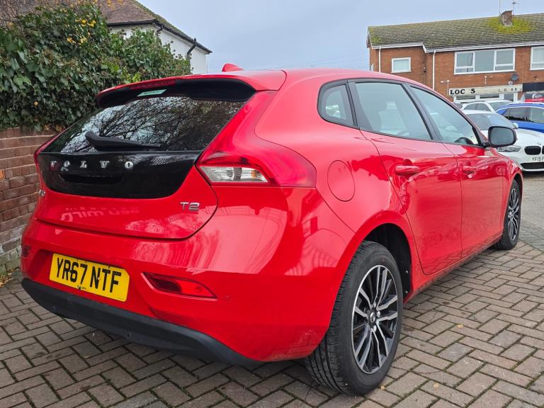 2017 Volvo V40 T2 [122] Momentum 5dr Geartronic HATCHBACK Petrol Automatic