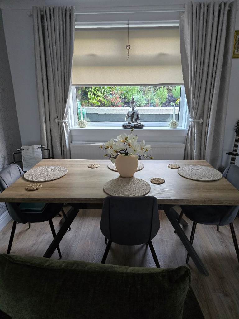 Dining Table Set.
