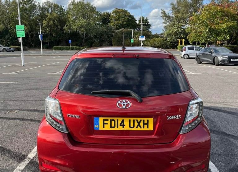 Toyota, YARIS, Hatchback, 2014, Manual, 1329 (cc), 5 doors