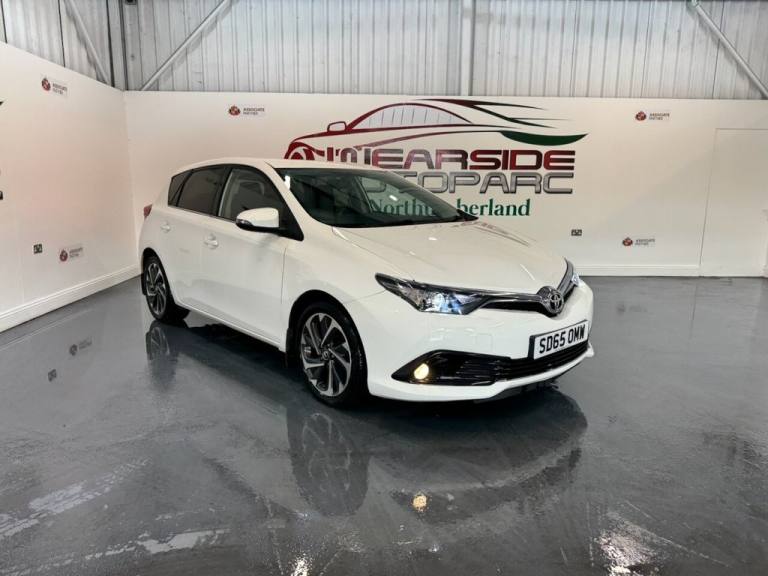 2015 Toyota Auris 1.2T Design 5dr HATCHBACK PETROL Manual