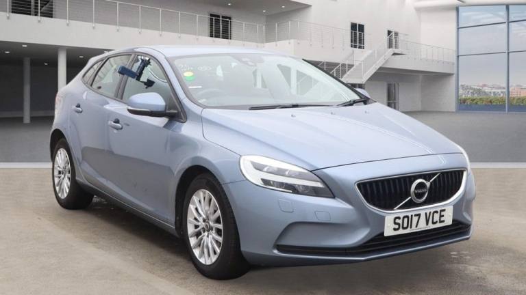 2017 17 VOLVO V40 2.0 T3 MOMENTUM HATCHBACK 5DR PETROL MANUAL EURO 6 (S/S) (152 