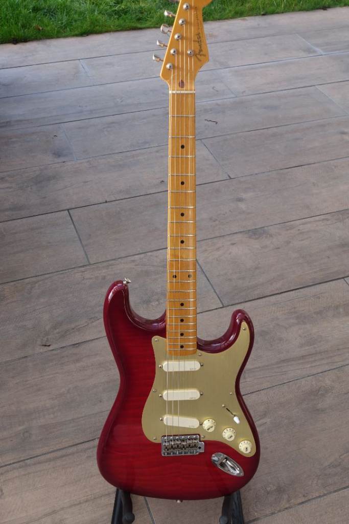 Fender Stratocaster with Dave Gilmour EMG DG-20 pickups MIJ made in Japan 