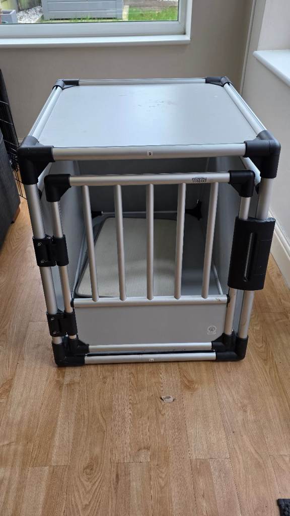 Trixie dog car crate transport