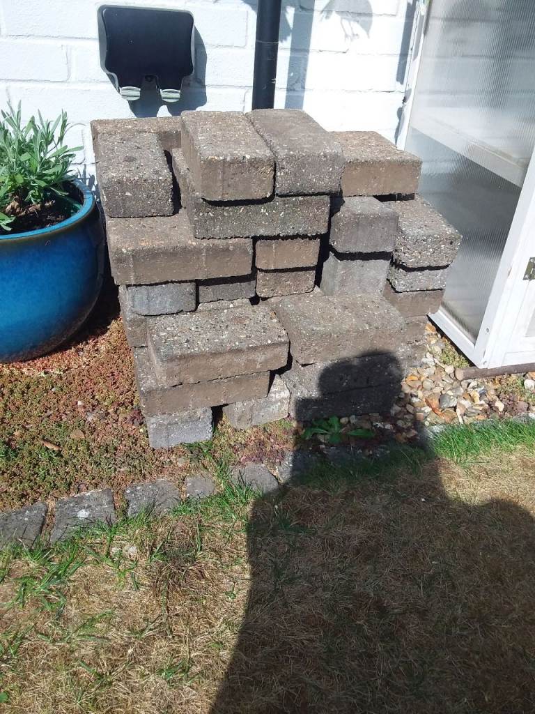 Used Grey Paving Slabs / Bricks for Garden or Patio