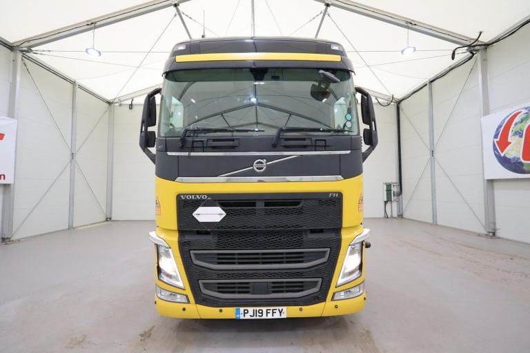 2019 (19 PLATE) Volvo FH460 6x2 Euro 6 Tractor Units