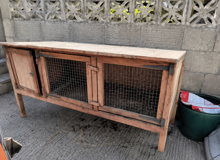 Large Quality Rabbit Hutch – Offers Welcome