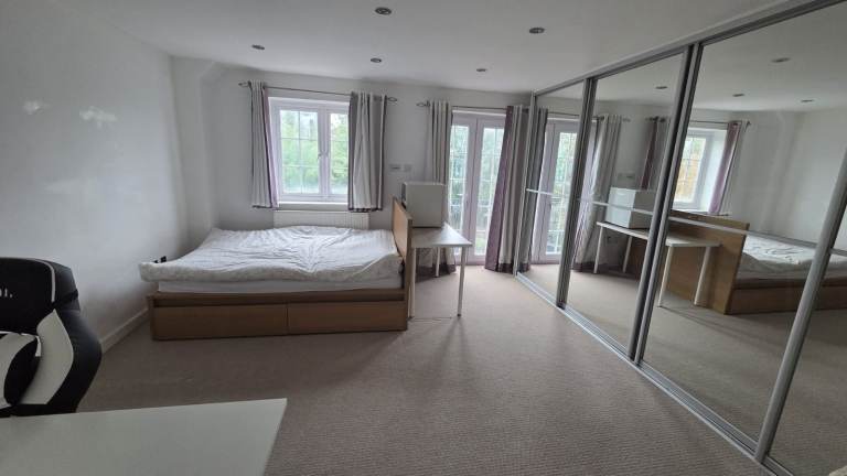 16sqm Spacious and Bright Double Room