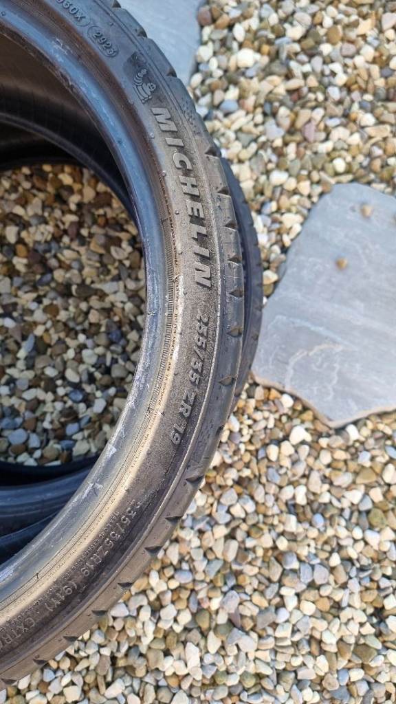 x2 Michelin Pilotsport 5 235-35-ZR19