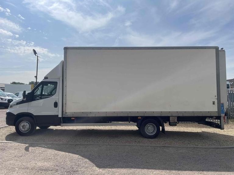 Iveco Daily 70C18 20FT Luton Box Van Taillift Truck Diesel Auto 7.2 Ton Lorry
