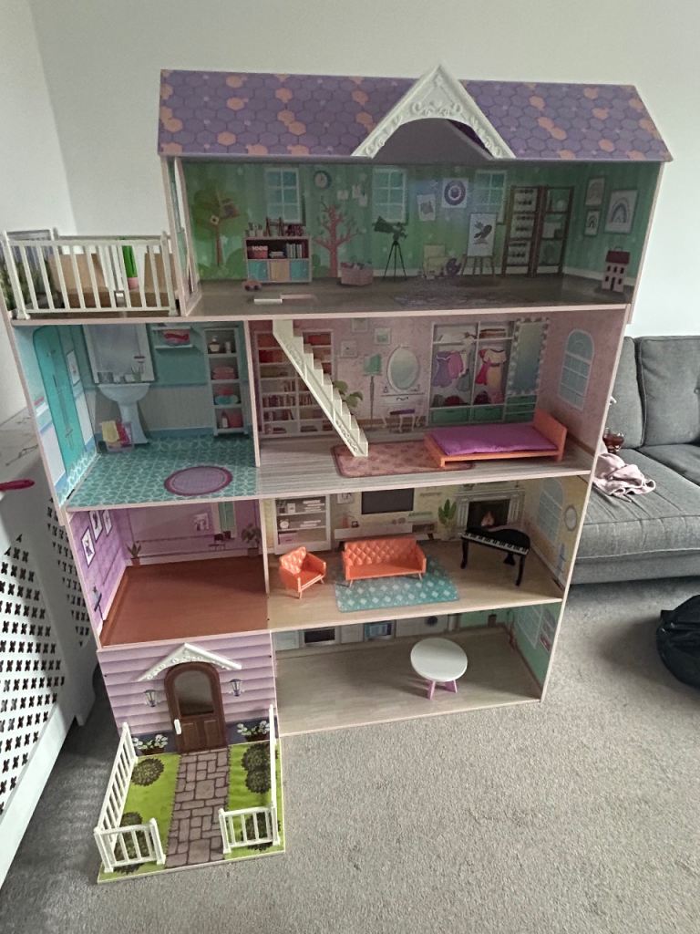 Doll House 