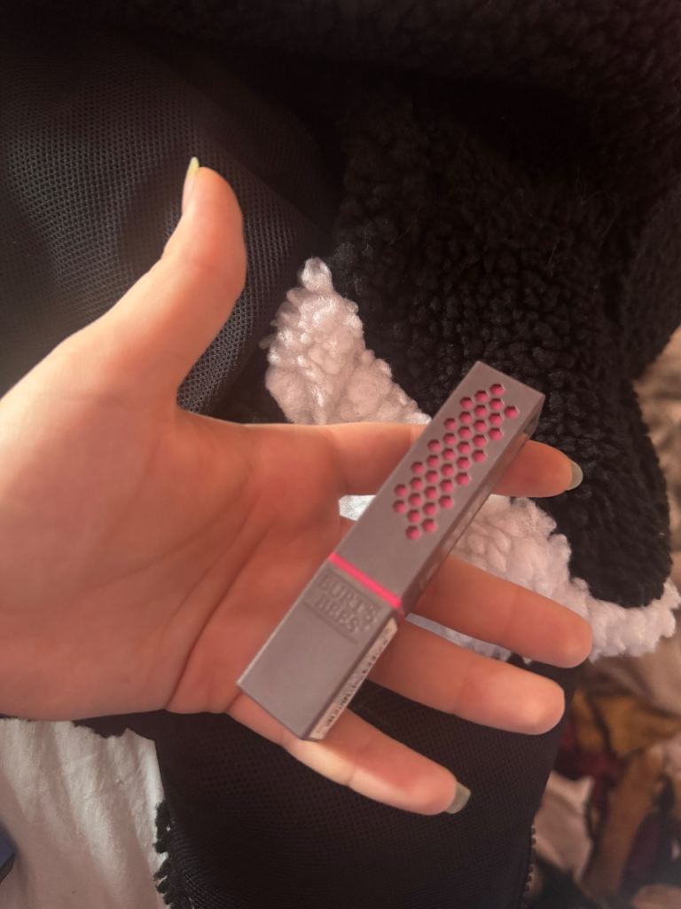 Brand New Burt's Bees Lipstick - 511 Magenta Rush