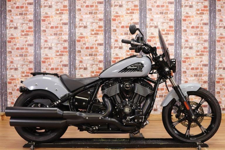 2022 INDIAN CHIEF DARK HORSE - ONLY 2,563 MILES AND 1 OWNER! - EXTRAS - SUPERB