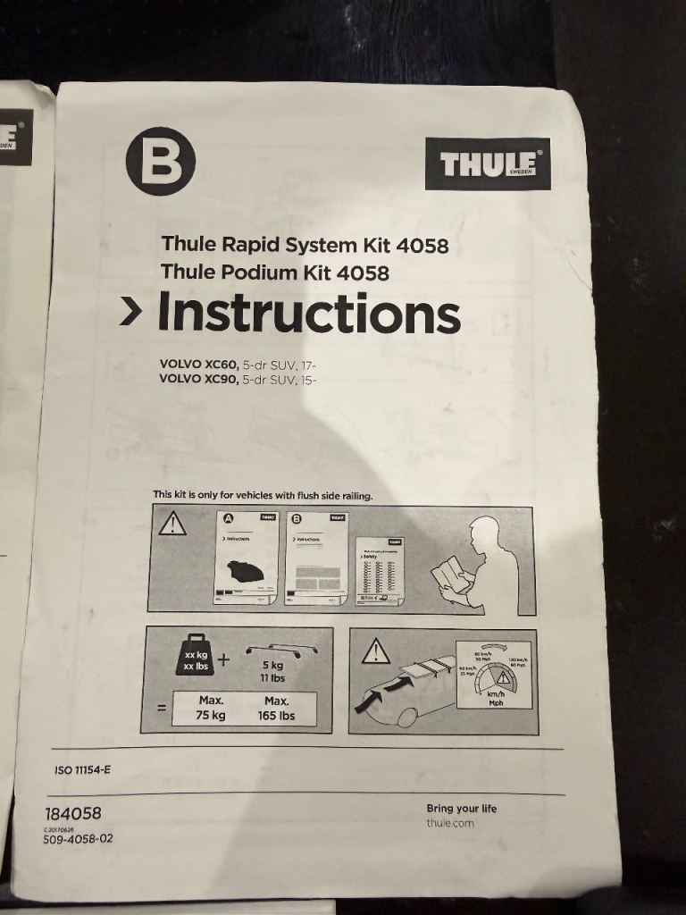 Volvo XC60 Thule roof bars and fitting kit 