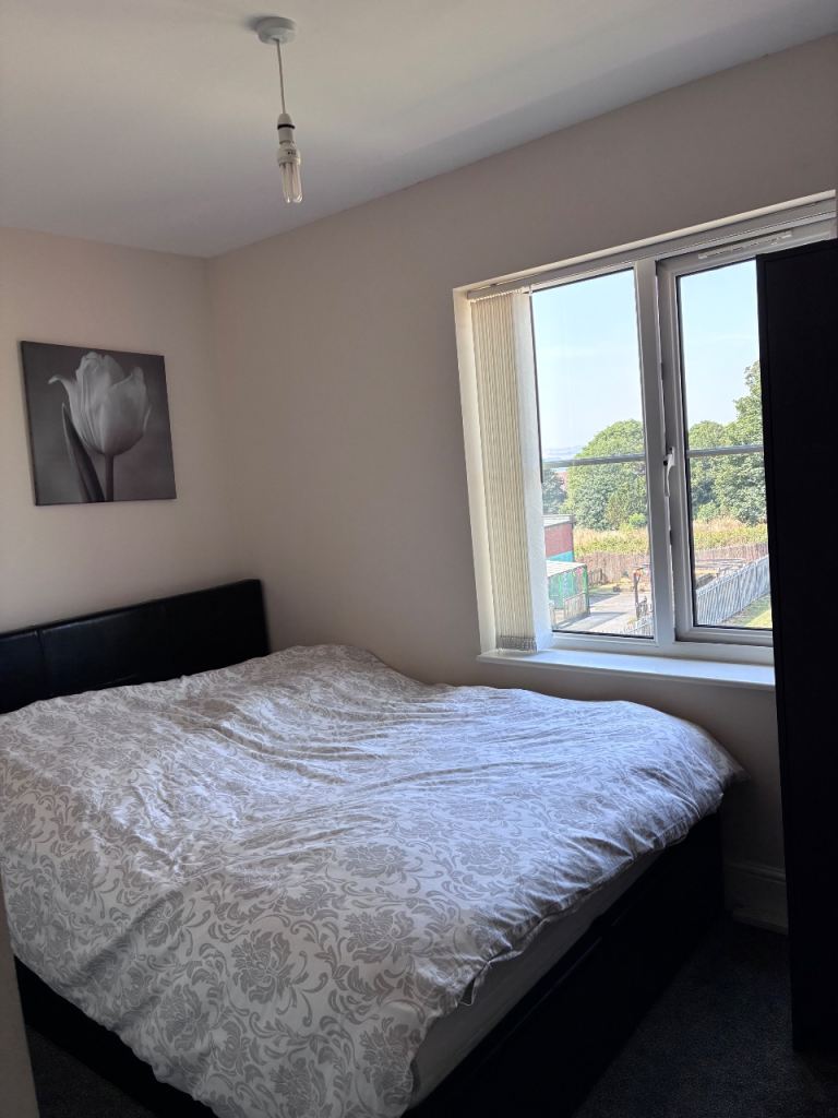 ROOM FOR RENT
