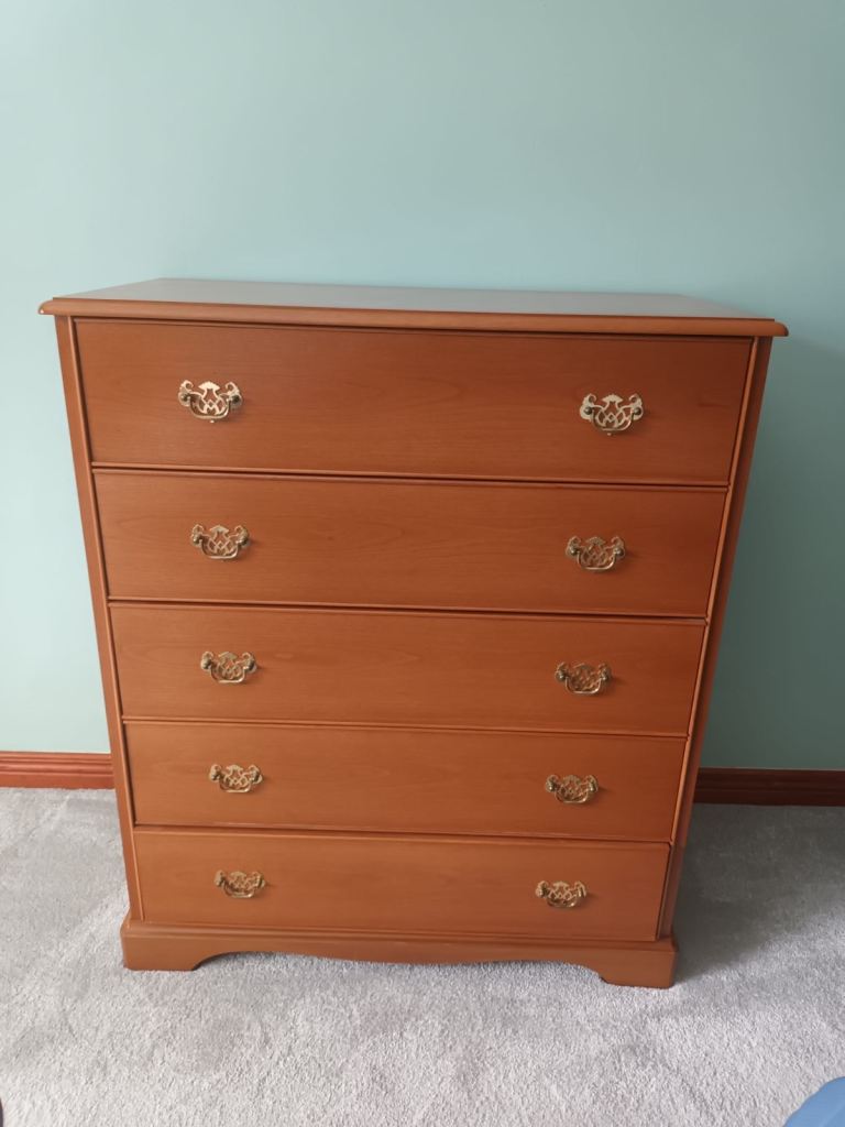 Wooden Chest of Drawers with 5 Drawers – Good Condition