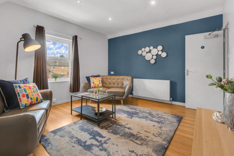 2 rooms SEPERATE near City centre 