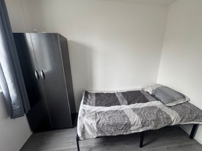 🌇 Stylish Single Room in Canary Wharf – All Bills Included! 🌇