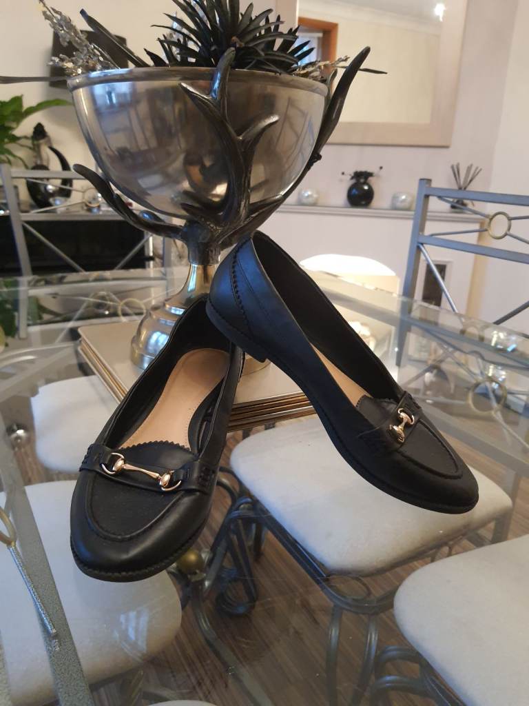 image for Ladies Black Flat Shoes  ...🖤...  Size 8