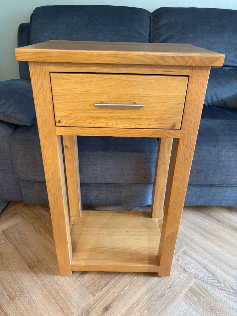 CONSOLE TABLE IN OAK, 1 DRAWER, 1 SHELF, SUIT DINING ROOM OR KITCHEN, EXCELLENT CONDITION £70