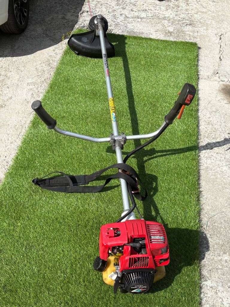 Honda 4 stroke brush cutter Strimmer Fully Working!