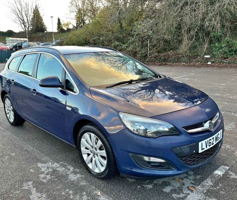 Vauxhall, ASTRA, Estate, 2013, Manual, 1686 (cc), 5 doors