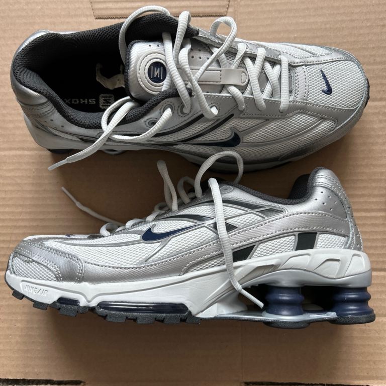 Nike Shox ride 2 brand new in box photon dust/ midnight navy size 6