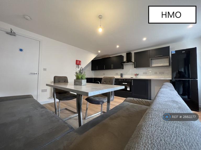 3 bedroom flat in Wyndford Road Hmo Licensed, Glasgow, G20 (3 bed) (#2882277)