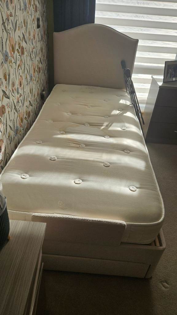 Single electric adjustable HSL bed 