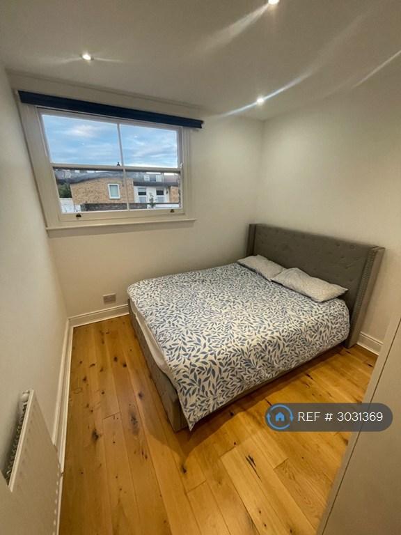 3 bedroom flat in Himley Road, London, SW17 (3 bed) (#3031369)