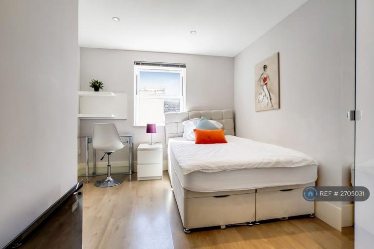 Studio flat in Lithos House, London, NW3 (#2705031)