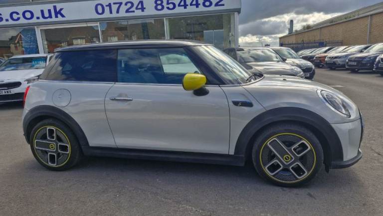  Mini Hatchback 135kW Cooper S Level 2 33kWh 3dr Auto Electric