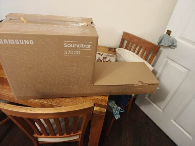 Ultra-slim 3.1ch. Wireless Dolby ATMOS Soundbar with subwoofer/ Q-Symphony / HW-S700D