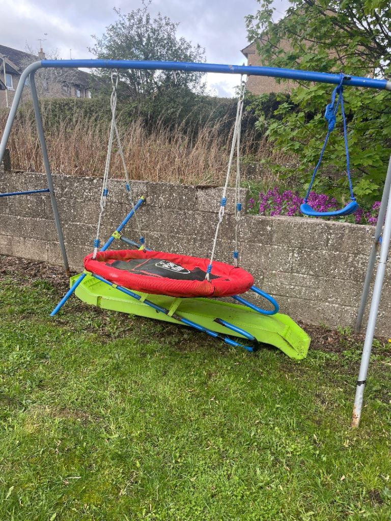 Swing frame with accessories 