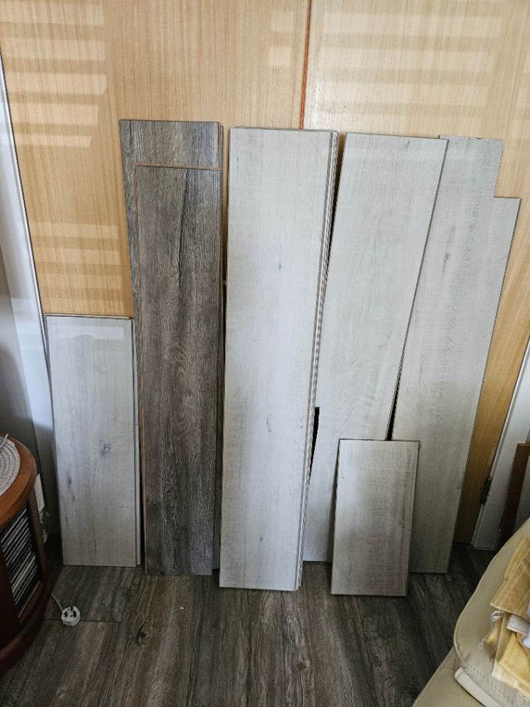 Selection of Wood Effect Floorboards / Laminate Pieces