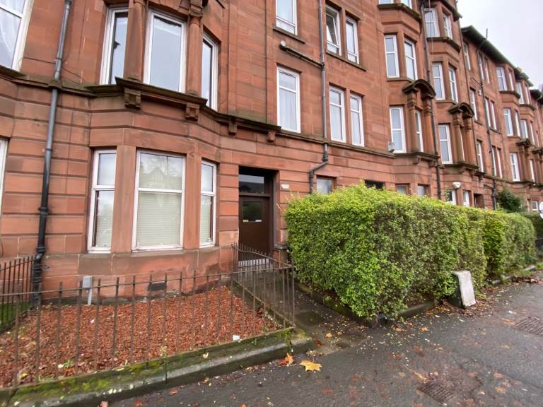 1/2, 1447 Dumbarton Road, G14 9PX