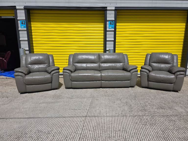 Scs grey leather 3x1x1 sofas 