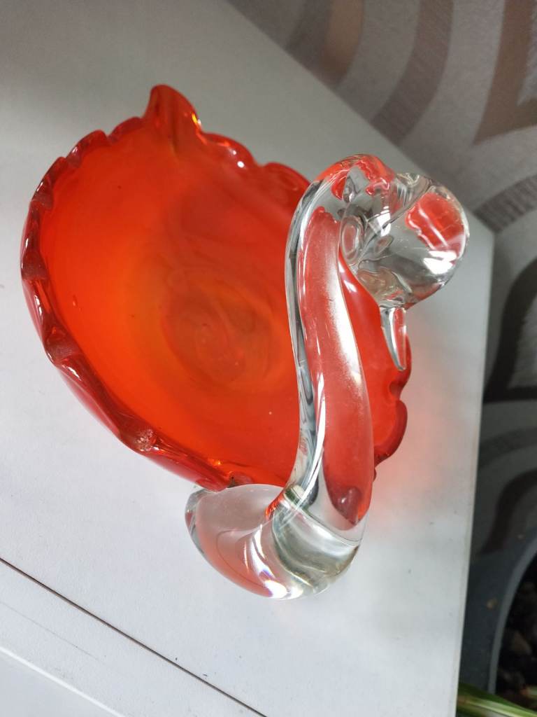 Glass retro swan