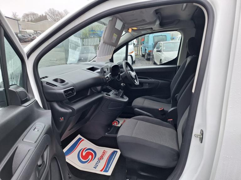 VAUXHALL COMBO 1.6 Turbo D 2300 Edition TWIN SIDE DOOR AIR CON White Manual Dies