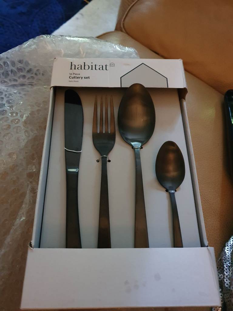 16 peice cutlery set